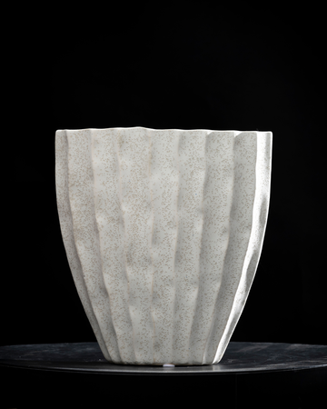 Jarrón Columna Esculpida